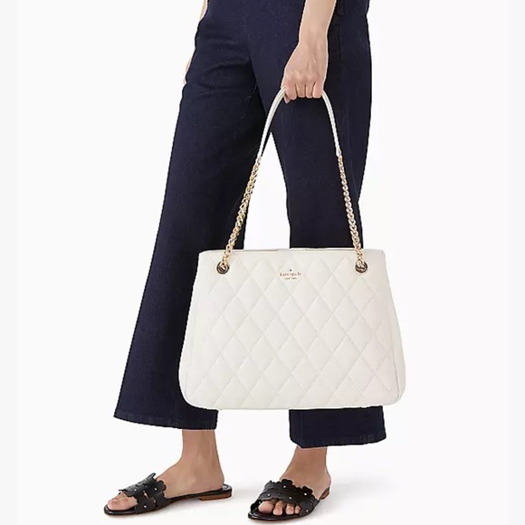 Kate Spade Carey Tote
COLOR:
Parchment
NWT - Picture 2 of 16